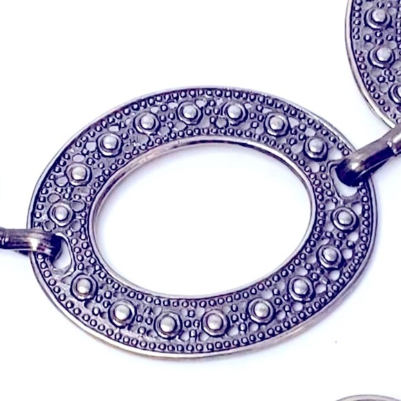 Embossed Metal Oval Chain Belt OS - Picture 6 of 6